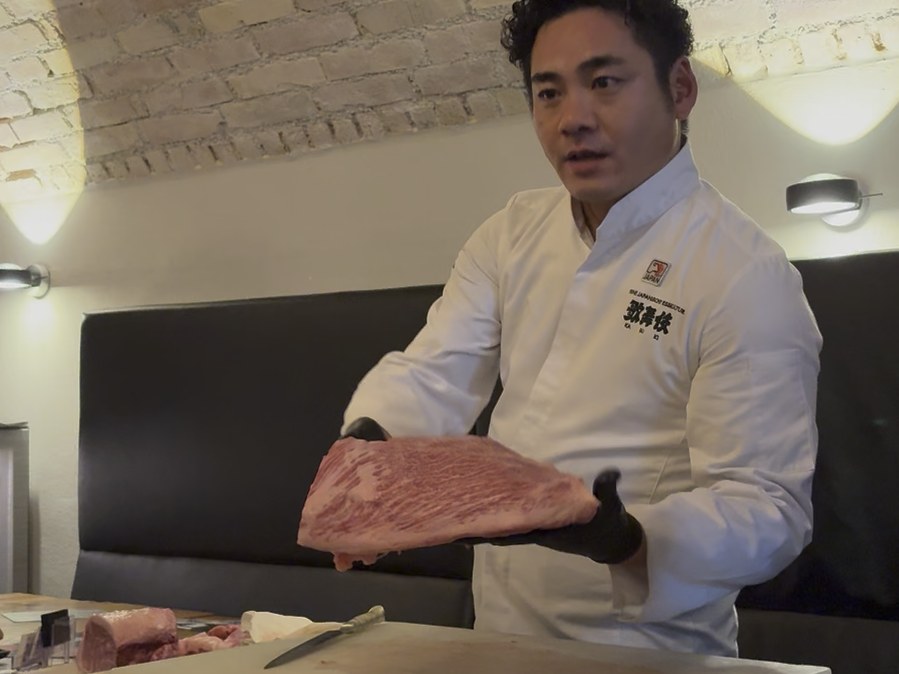 Live Cooking: Ryohsei Kinoshita präsentiert einen Toriyama Umami Wagyu Block