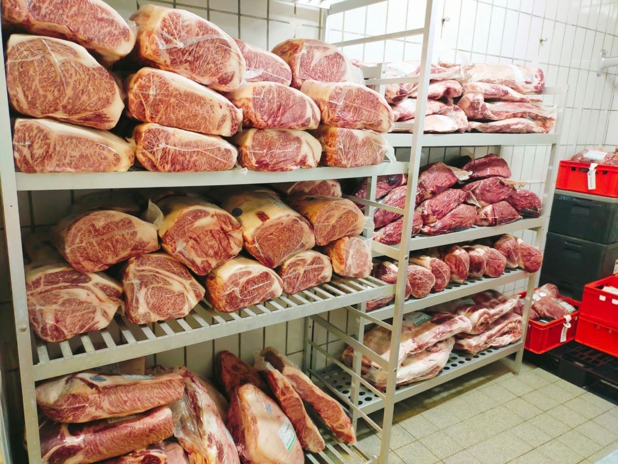 KABUKI Fleischwerk — Wagyu-Blöcke im Kaltlager